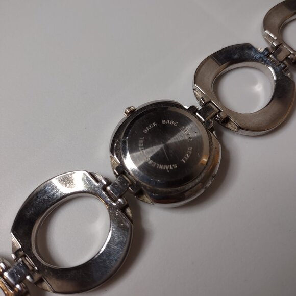 6.75 Inch Silver Tone Round Link Analog Watch - Picture 6 of 14